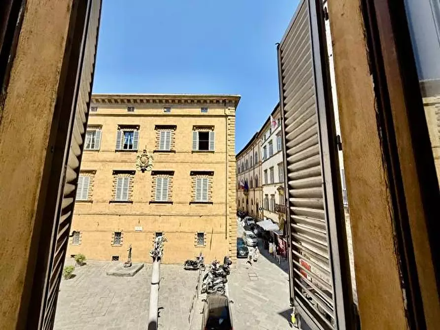 Immagine 22 di Appartamento in vendita  a Siena