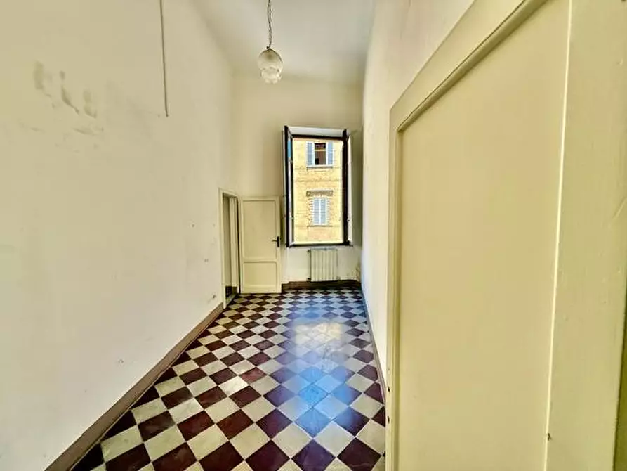 Immagine 20 di Appartamento in vendita  a Siena