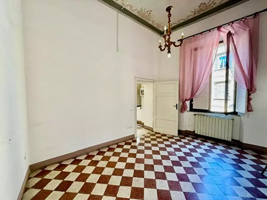 Immagine 25 di Appartamento in vendita  a Siena