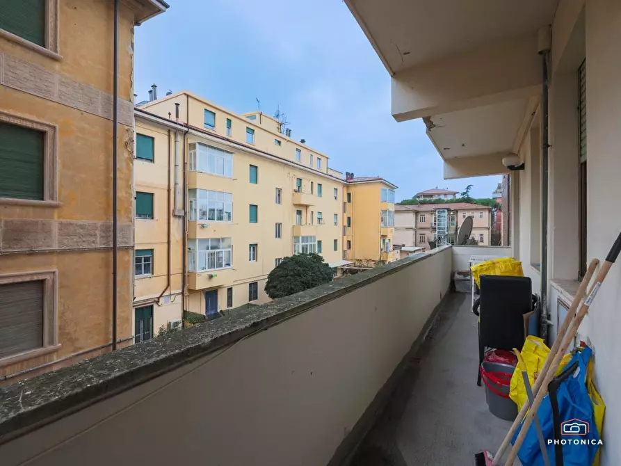 Immagine 28 di Appartamento in vendita  a Livorno
