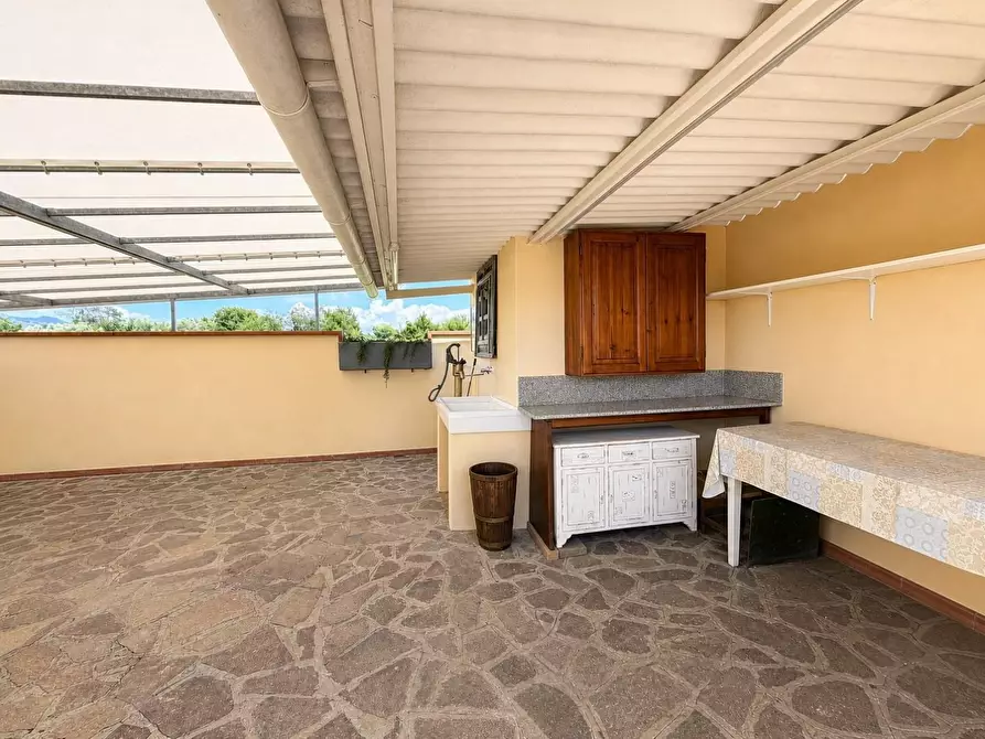 Immagine 40 di Villa in vendita  a Capannori