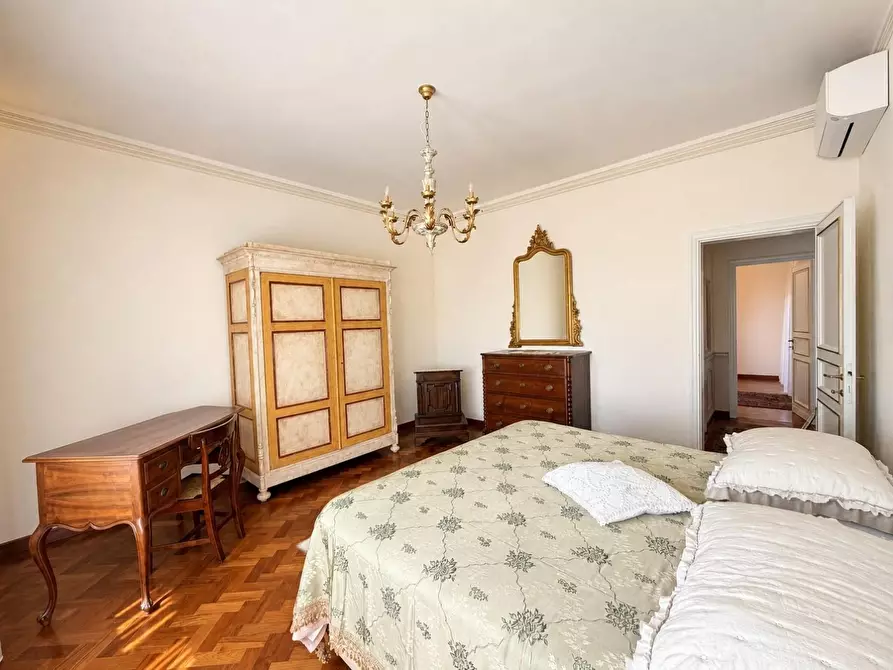 Immagine 30 di Villa in vendita  a Capannori