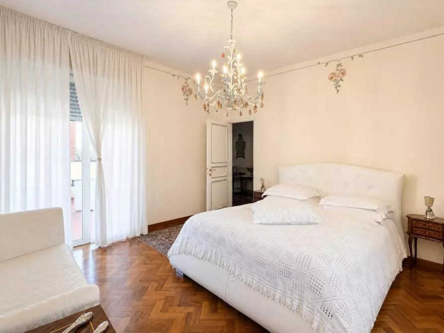 Immagine 28 di Villa in vendita  a Capannori