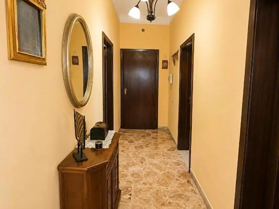 Immagine 14 di Appartamento in vendita  a Colle Di Val D'elsa
