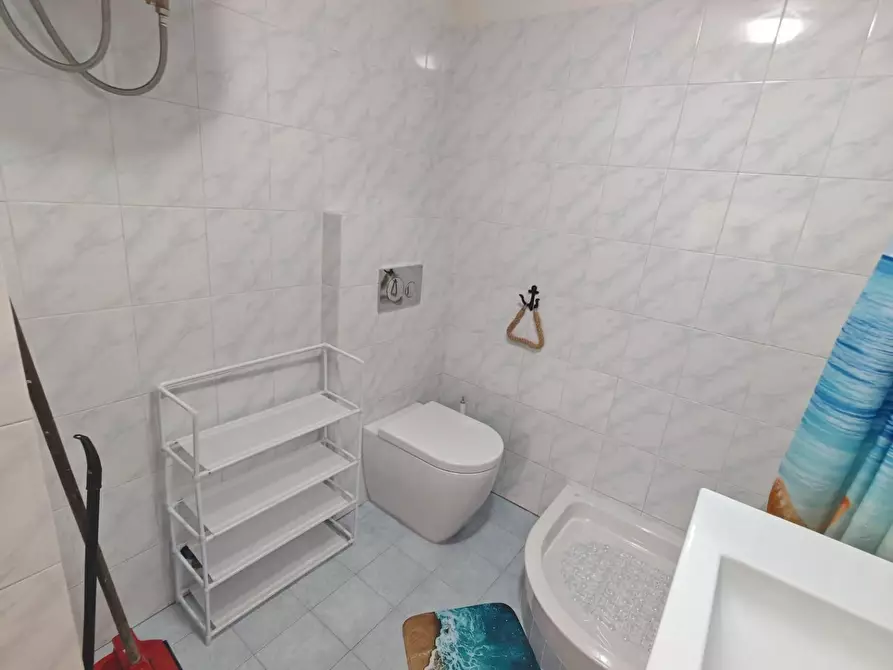 Immagine 9 di Appartamento in affitto  a Carrara