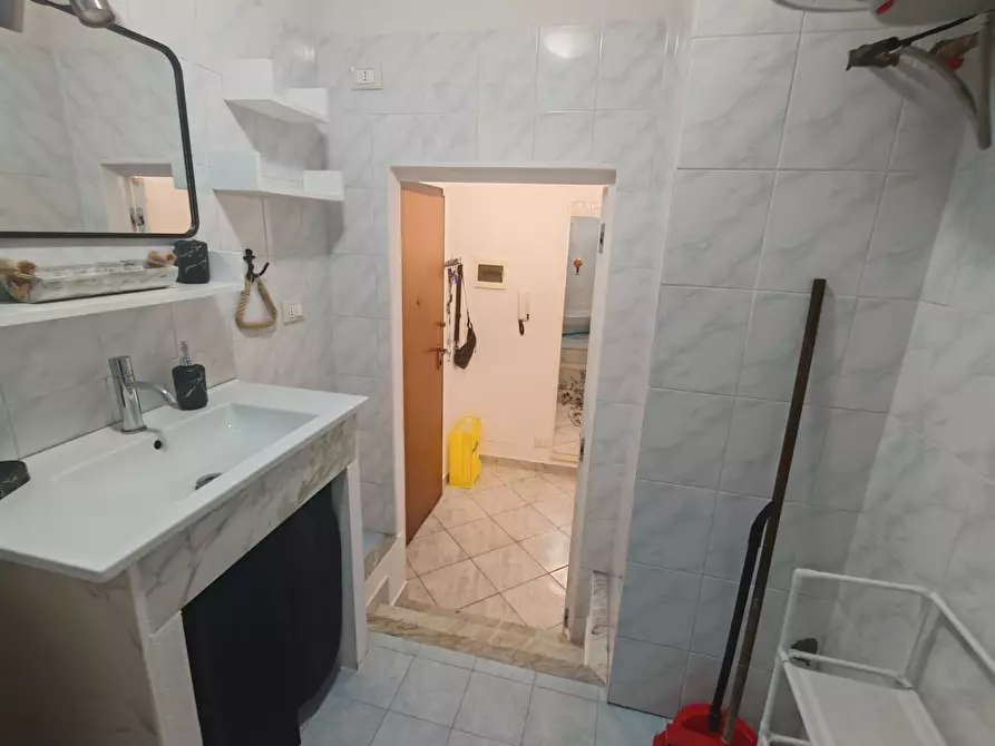 Immagine 12 di Appartamento in affitto  a Carrara
