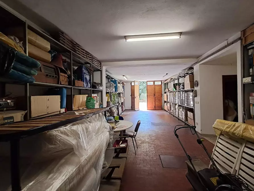 Immagine 1 di Magazzino in vendita  a Santa Croce Sull'arno