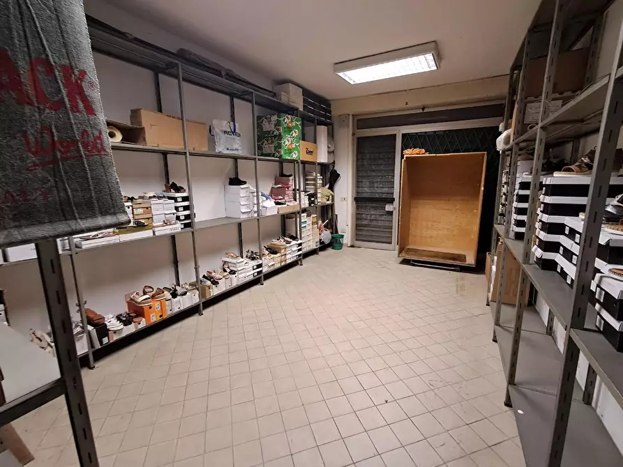 Immagine 5 di Magazzino in vendita  a Santa Croce Sull'arno