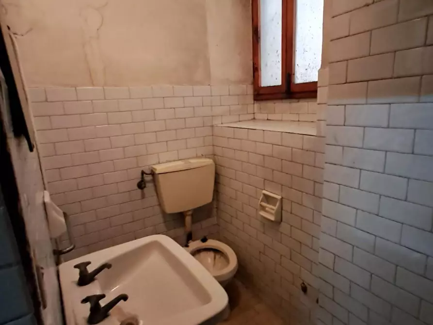 Immagine 6 di Magazzino in vendita  a Santa Croce Sull'arno