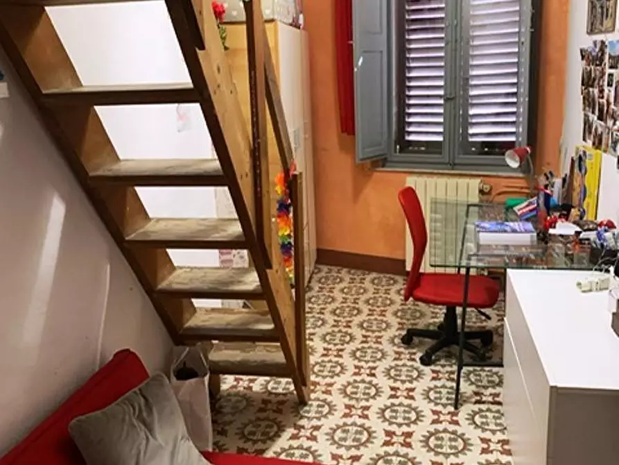 Immagine 10 di Appartamento in vendita  a Siena