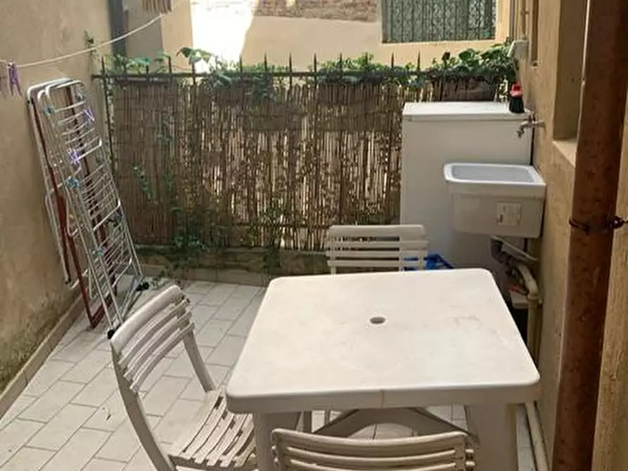 Immagine 4 di Appartamento in vendita  a Siena