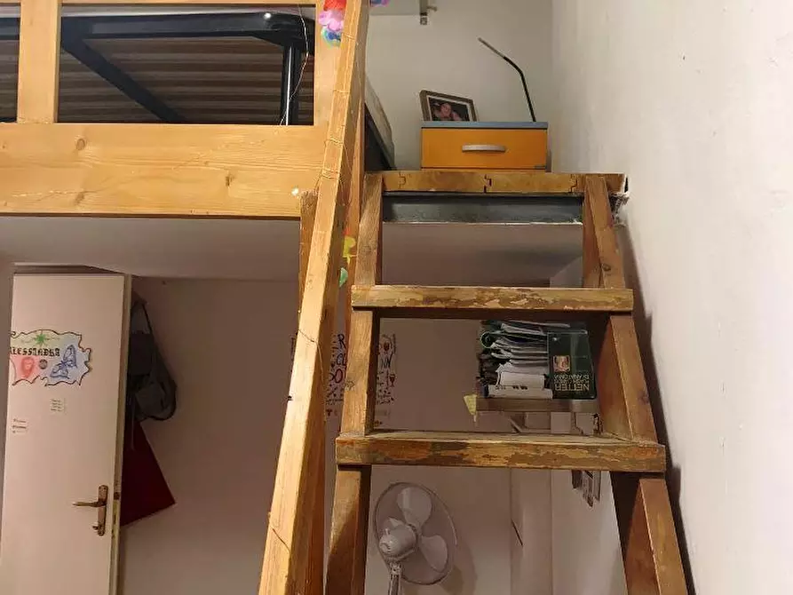 Immagine 7 di Appartamento in vendita  a Siena