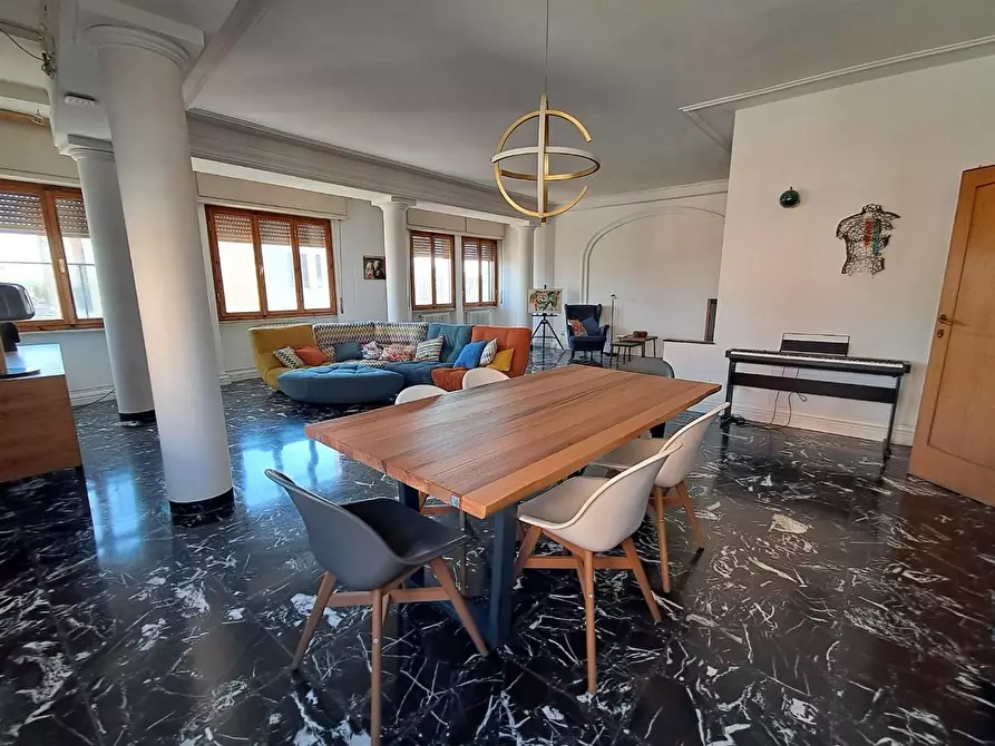 Immagine 2 di Casa bifamiliare in vendita  a Pontedera