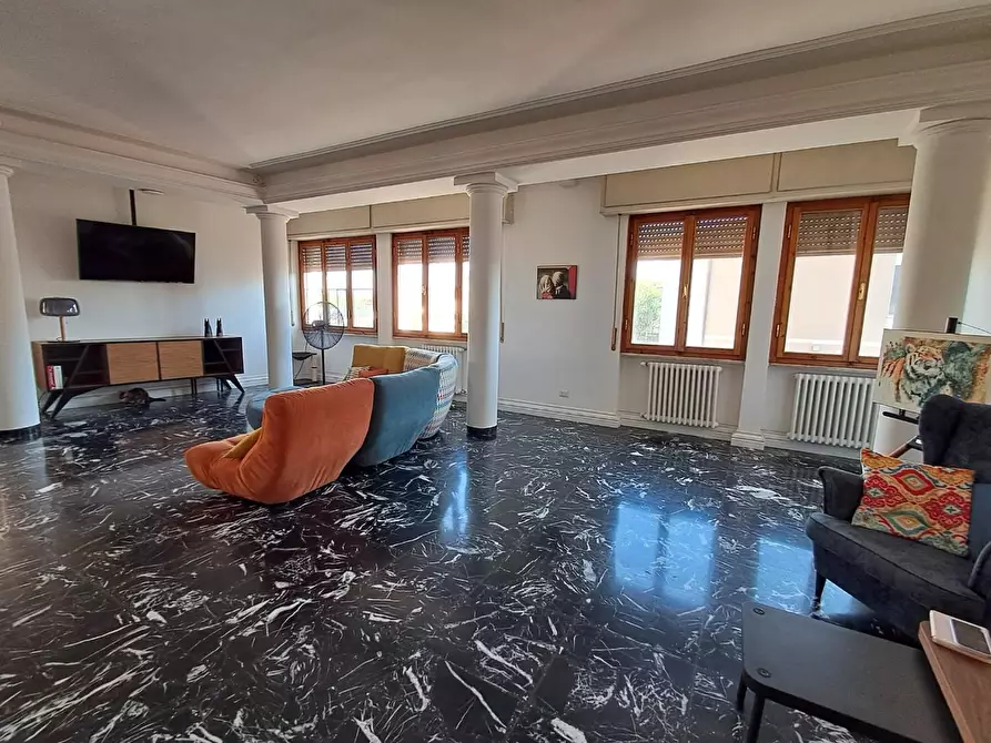 Immagine 9 di Casa bifamiliare in vendita  a Pontedera
