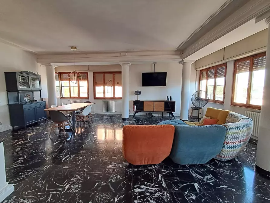 Immagine 8 di Casa bifamiliare in vendita  a Pontedera