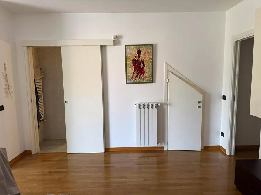 Immagine 11 di Appartamento in vendita  a Siena