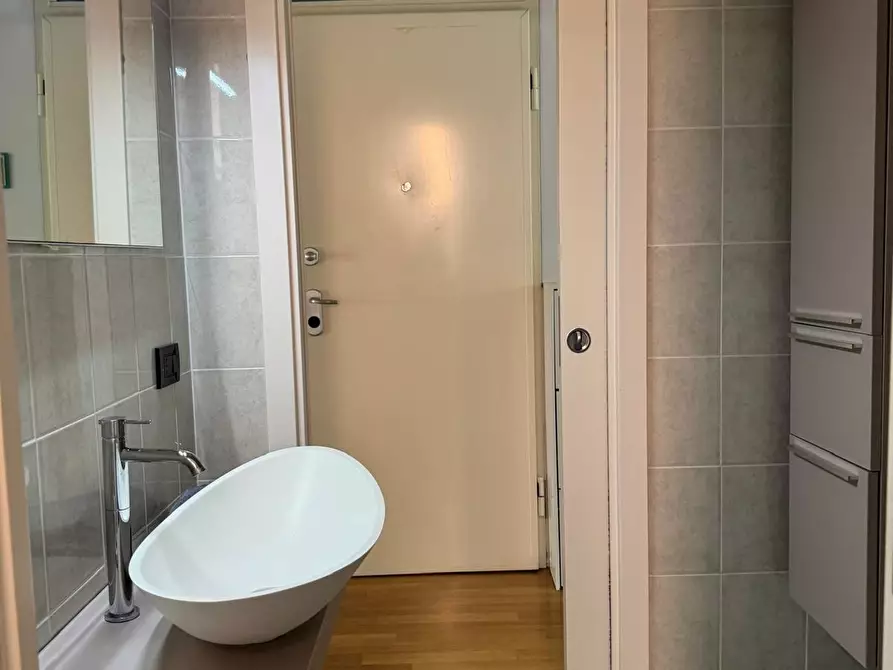 Immagine 19 di Appartamento in vendita  a Siena