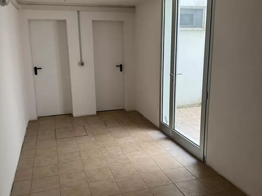 Immagine 23 di Appartamento in vendita  a Siena