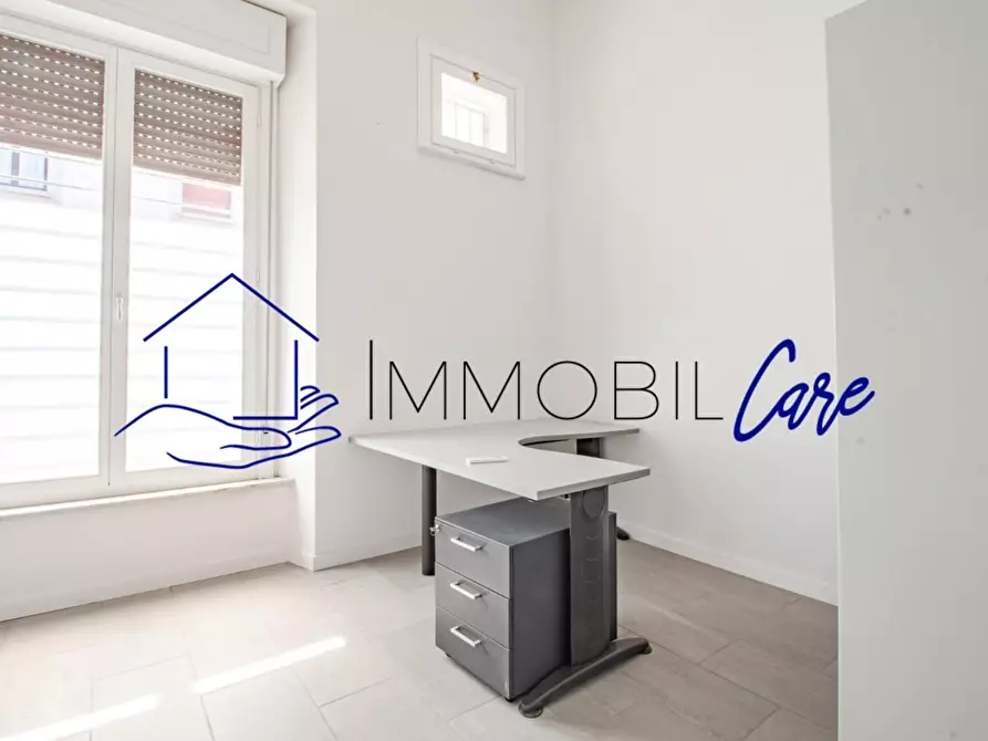 Immagine 6 di Appartamento in vendita  a Livorno