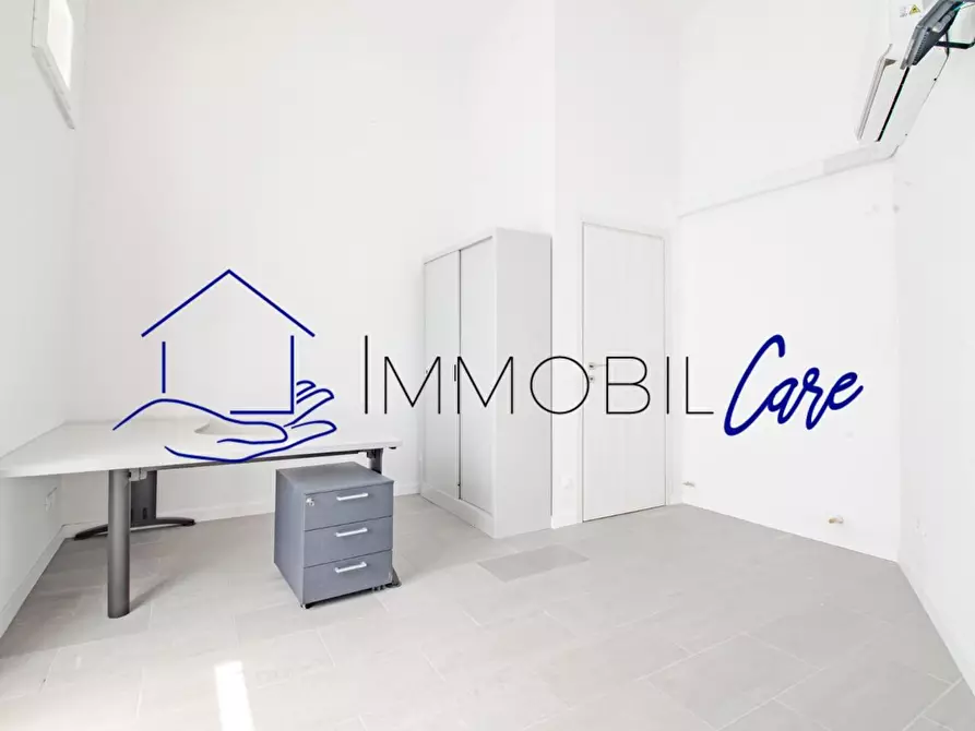 Immagine 9 di Appartamento in vendita  a Livorno