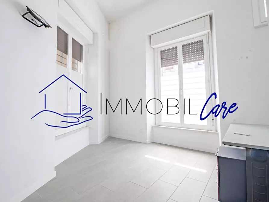 Immagine 5 di Appartamento in vendita  a Livorno
