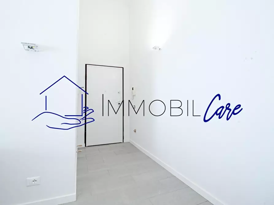 Immagine 2 di Appartamento in vendita  a Livorno