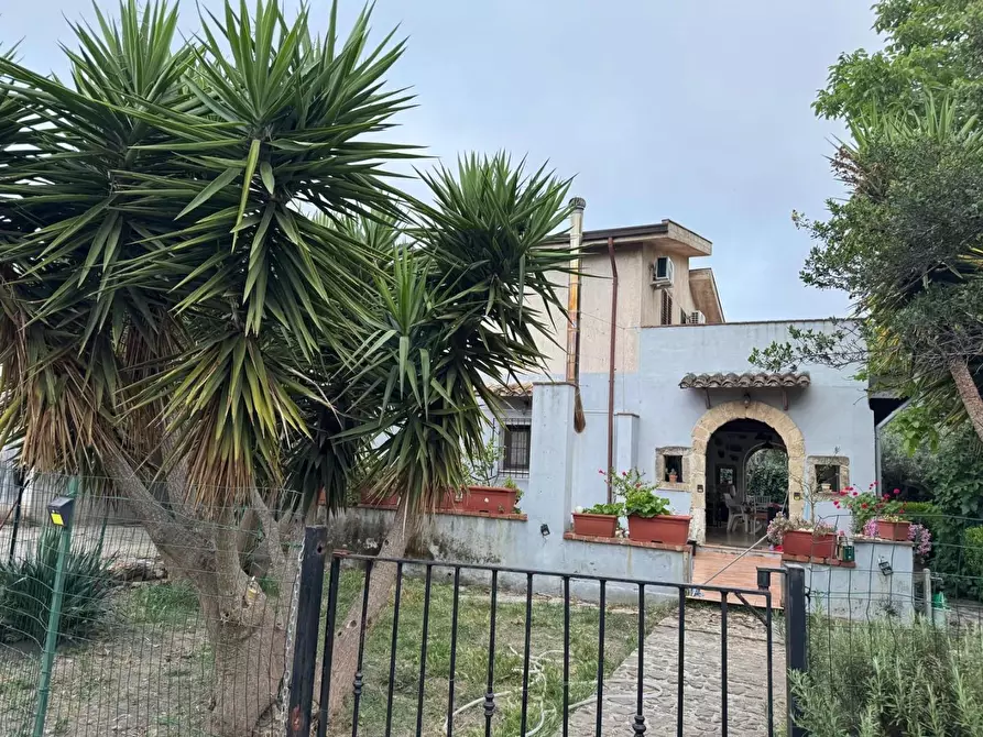 Immagine 1 di Villetta a schiera in vendita  a Partinico