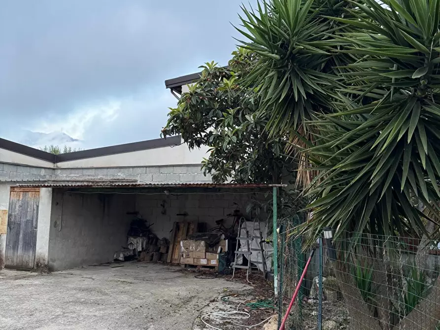 Immagine 10 di Villetta a schiera in vendita  a Partinico