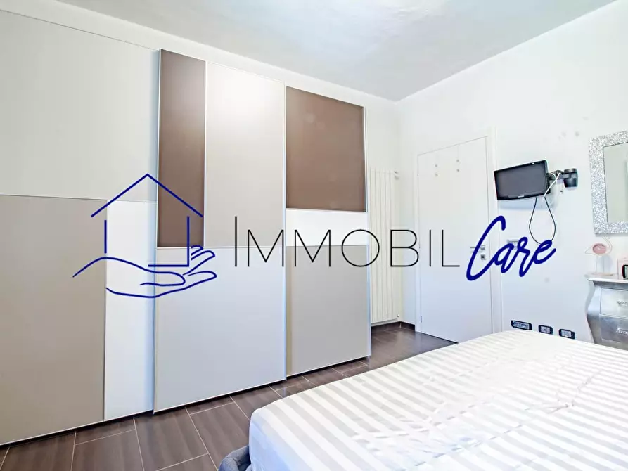 Immagine 17 di Appartamento in vendita  a Livorno