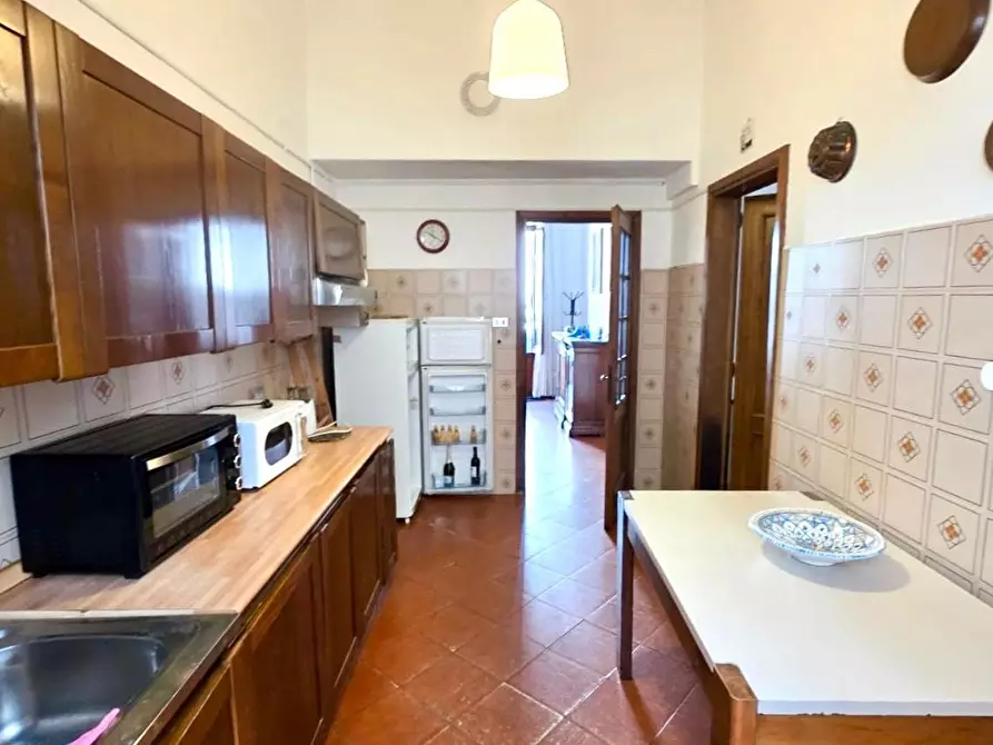Immagine 1 di Casa bifamiliare in vendita  a Viareggio