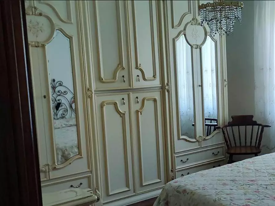 Immagine 3 di Casa semindipendente in vendita  a Ortonovo