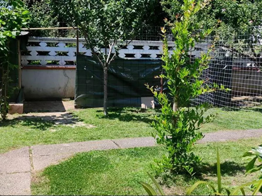 Immagine 18 di Casa semindipendente in vendita  a Ortonovo