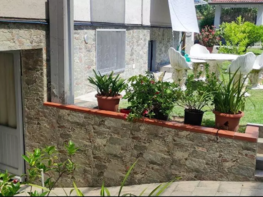 Immagine 17 di Casa semindipendente in vendita  a Ortonovo