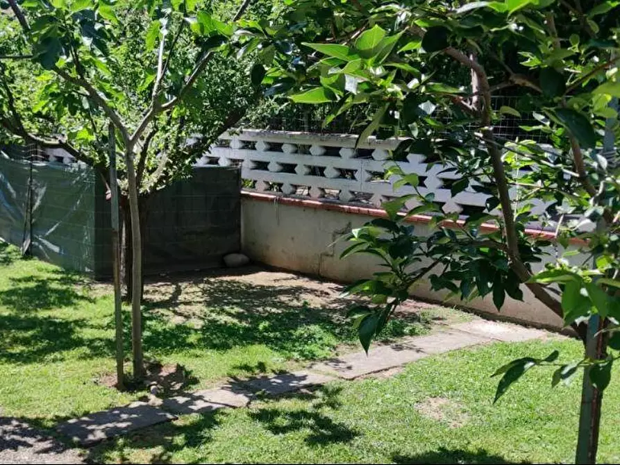 Immagine 11 di Casa semindipendente in vendita  a Ortonovo