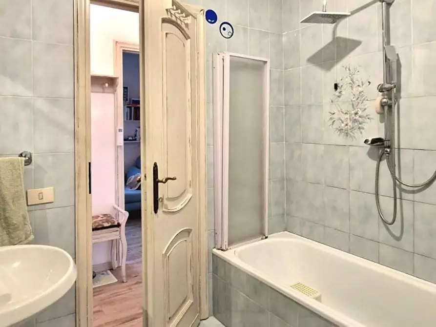 Immagine 11 di Casa bifamiliare in vendita  a Camaiore