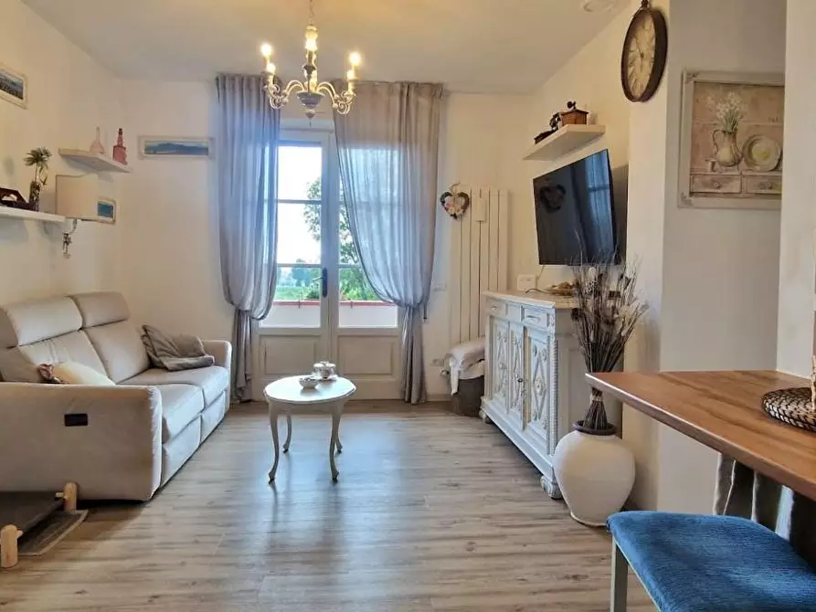 Immagine 3 di Casa bifamiliare in vendita  a Camaiore