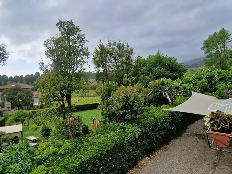 Immagine 6 di Casa bifamiliare in vendita  a Camaiore