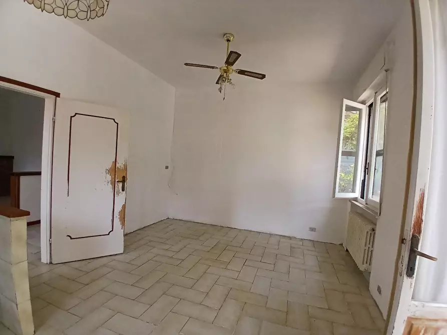 Immagine 25 di Villa in vendita  a Livorno