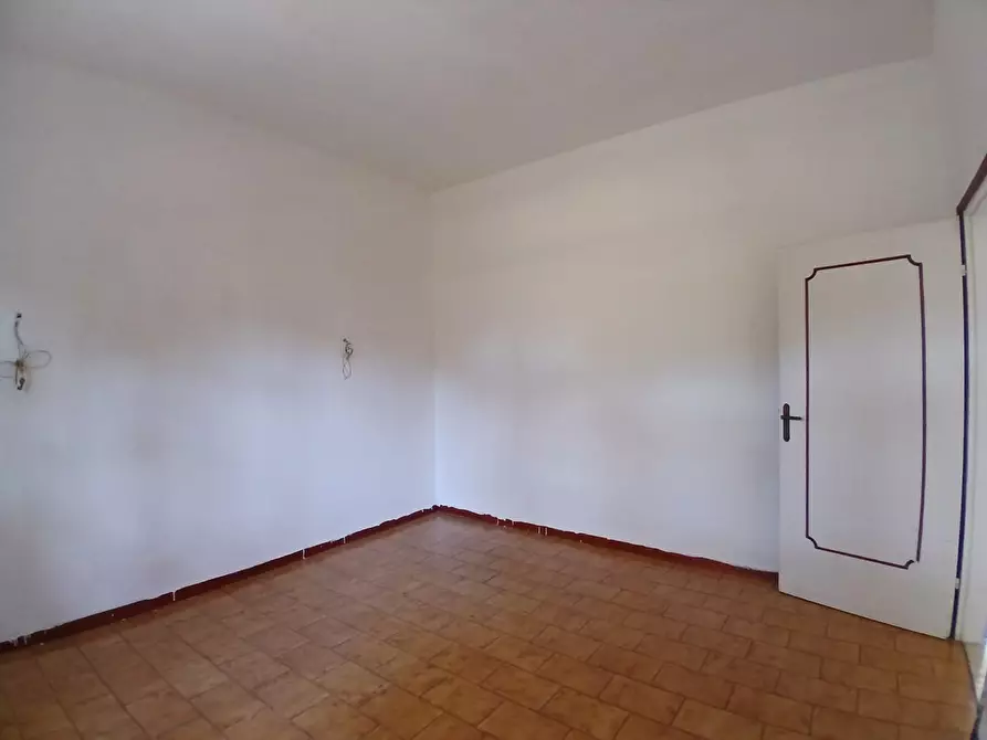 Immagine 27 di Villa in vendita  a Livorno
