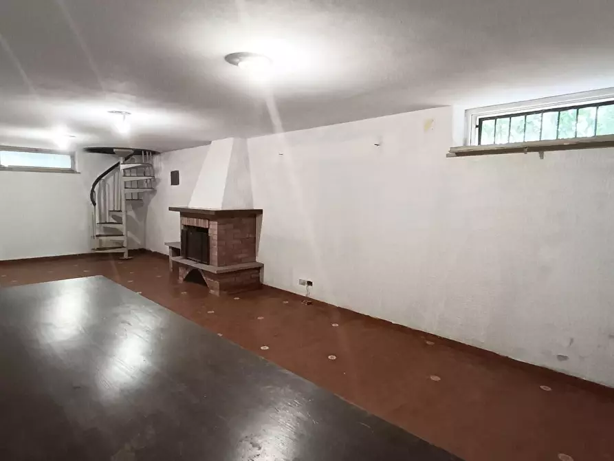 Immagine 42 di Villa in vendita  a Livorno