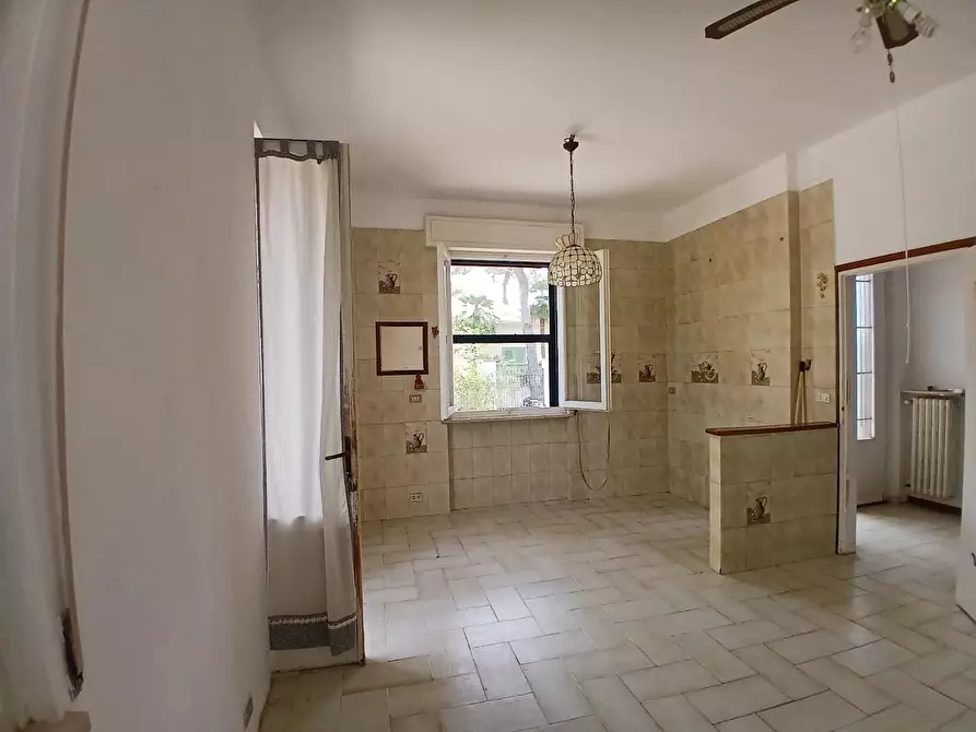 Immagine 21 di Villa in vendita  a Livorno