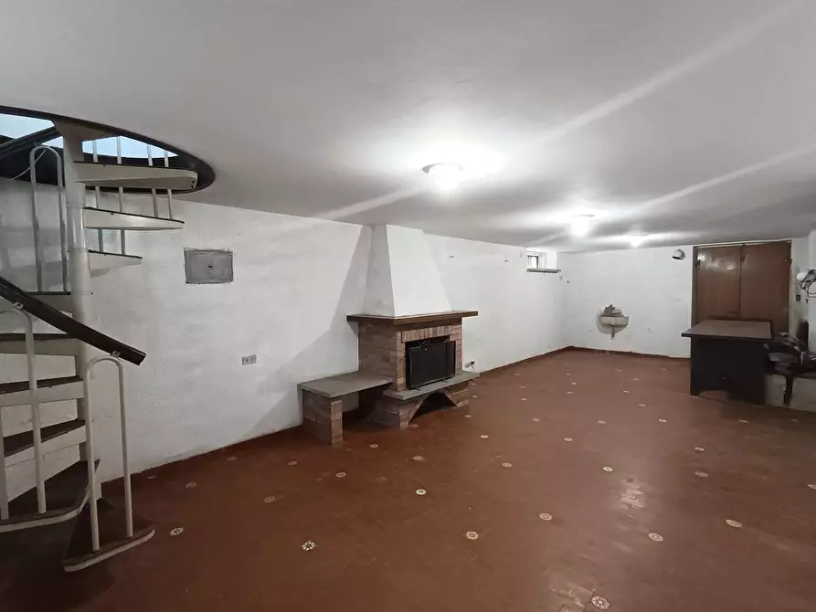 Immagine 39 di Villa in vendita  a Livorno