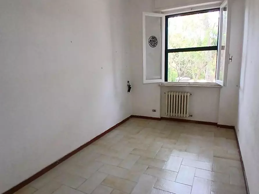 Immagine 32 di Villa in vendita  a Livorno