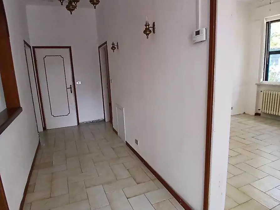 Immagine 16 di Villa in vendita  a Livorno