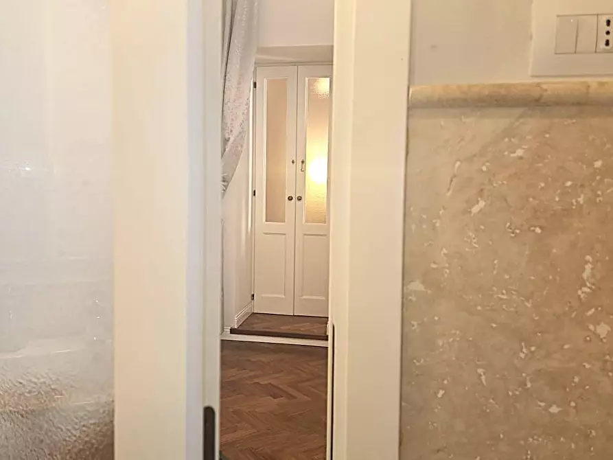 Immagine 37 di Appartamento in vendita  a Siena