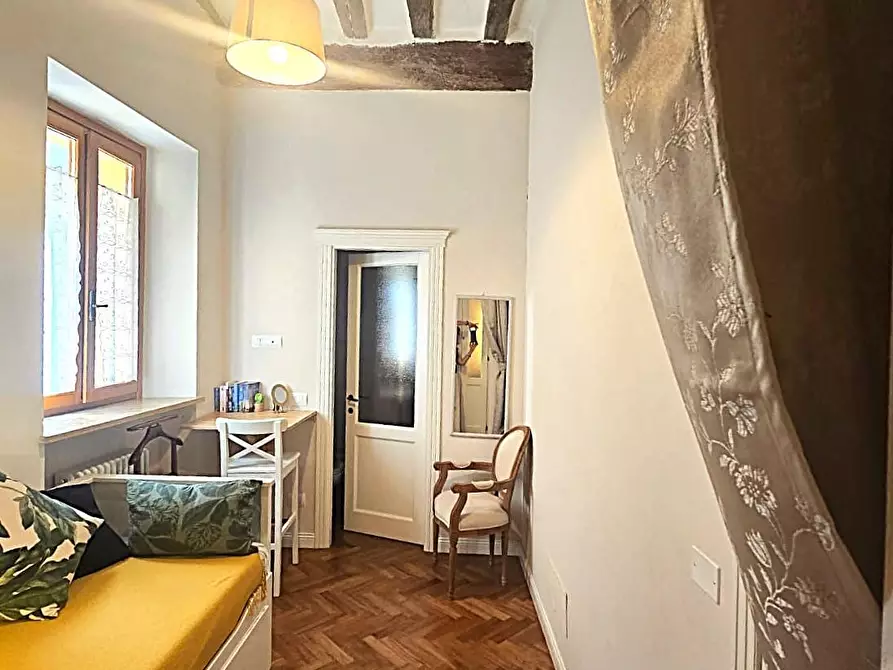 Immagine 14 di Appartamento in vendita  a Siena