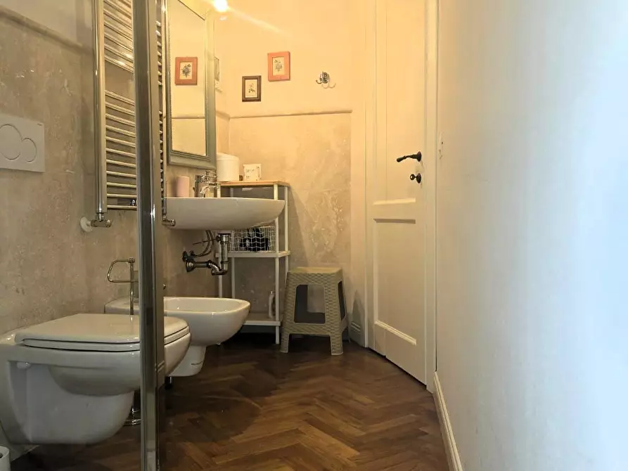 Immagine 38 di Appartamento in vendita  a Siena