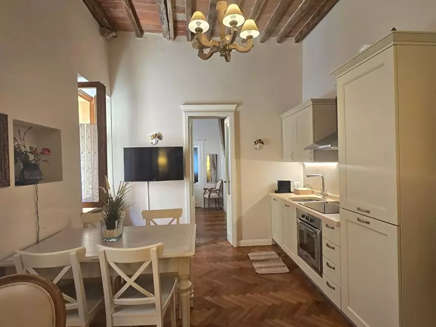 Immagine 12 di Appartamento in vendita  a Siena