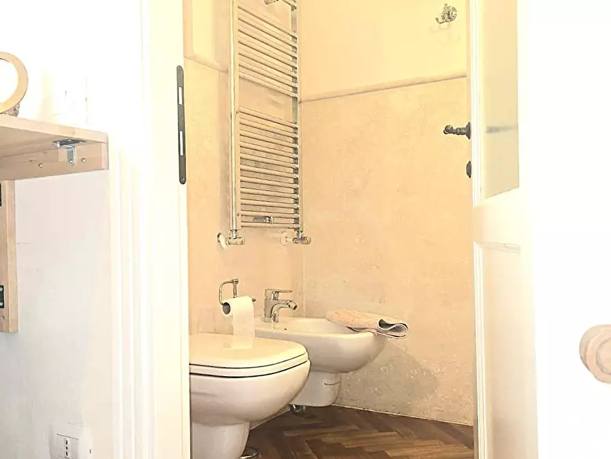 Immagine 33 di Appartamento in vendita  a Siena