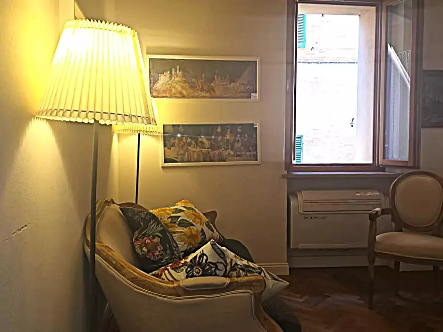 Immagine 6 di Appartamento in vendita  a Siena